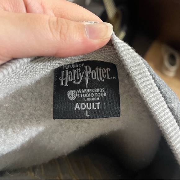 Harry Potter Gryffindor House Sweatshirt Warner Bros. Universal Studios - Picture 8 of 9